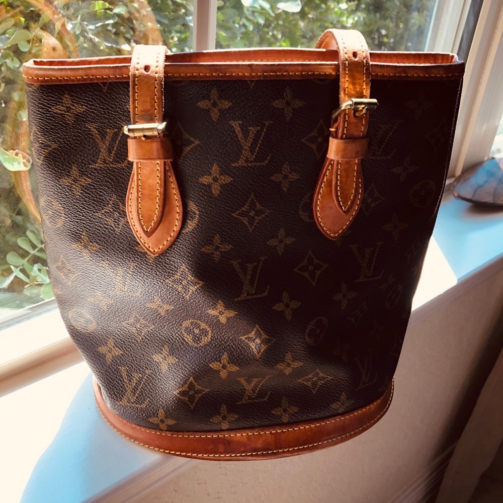 🍃👜Louis Vuitton Bucket Bag - PM👜🍃